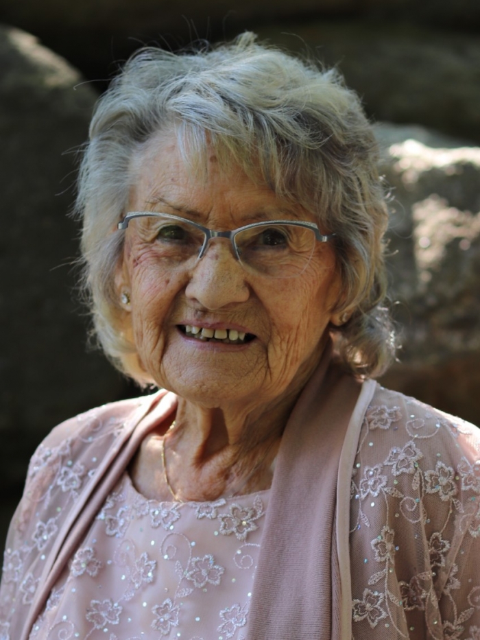 Mme Aliette Grenier Vanasse